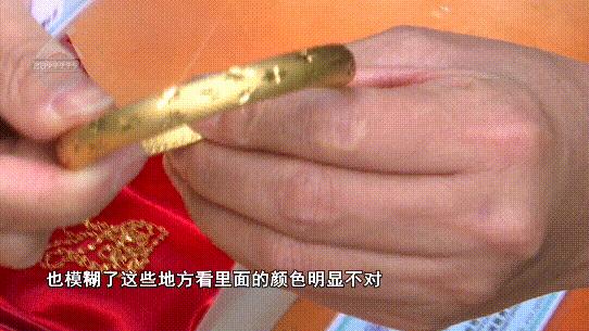 DƬ